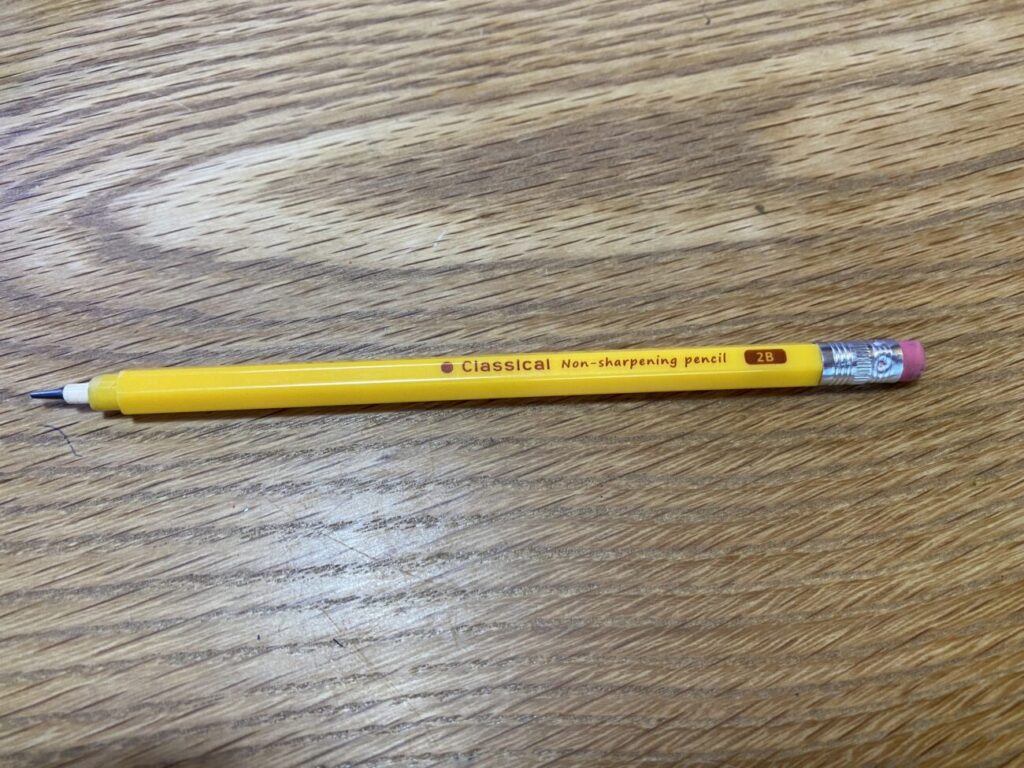 鉛筆に似てるんですけどね
